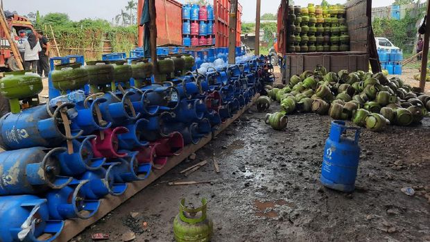 Bareskrim ungkap pengoplosan gas elpiji di Tangerang, Banten