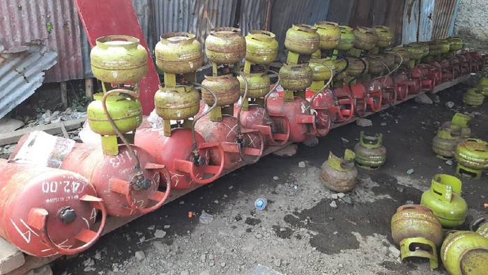 Bareskrim ungkap pengoplosan gas elpiji di Tangerang, Banten