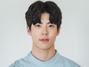 Mengenal Choi Woo Sung, Perawat RSJ Ganteng di Its Okay To Not Be Okay