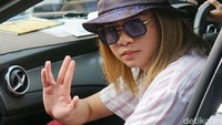 Ia pun mengaku jika belum lama ini dirinya jalan dengan Amanda Caesa untuk berburu buku. Pool/Noel/detikFoto.