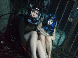 Sinopsis 47 Meters Down, Saat Mandy Moore Jadi Mangsa Hiu