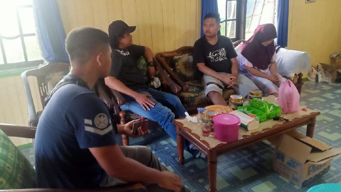 gilang fetish kain jarik