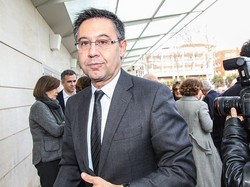 Messi juga bilang Bartomeu tukang bohong. Presiden tak mau aku pergi dan mulai mengatakan hal-hal untuk membuatku terlihat seperti orang jahat. Ia (bohong) mengenai banyak hal. Jujur saja, sedemikian banyak (dusta) tapi aku memilih untuk tidak sampai ke ranah privat mengenai apa yang telah terjadi. Tapi aku pastikan bahwa ada banyak (kebohongan) selama bertahun-tahun. (Foto: Getty Images/Miquel Benitez)