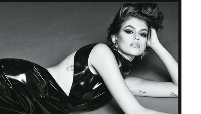 Foto: Kaia Gerber yang Makin Mirip dan Seseksi Sang Ibu Cindy Crawford