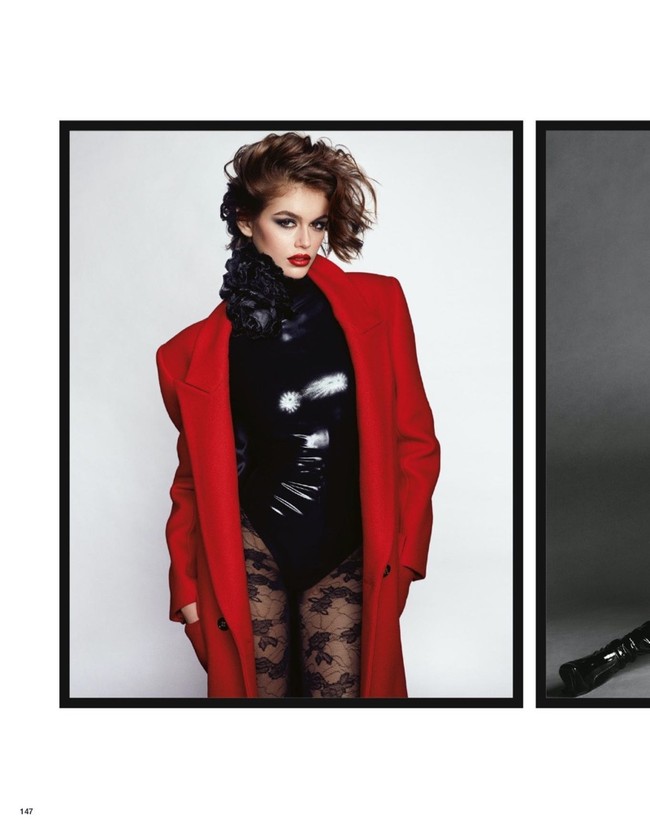 Untuk pemotretan ini, seluruh busana yang dipakai Kaia merupakan keluaran label Saint Laurent. Begitu pula makeup-nya. (Foto: dok. Vogue Japan)