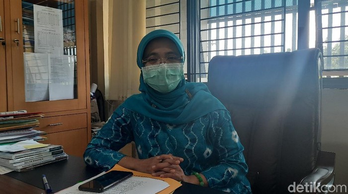 Kepala Bidang Guru dan Bidang Pendidikan Dispendik Surabaya Mamik Suparmi