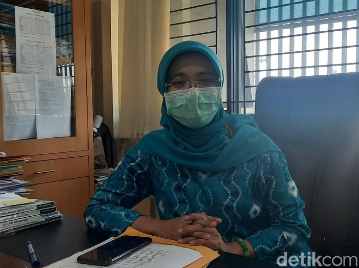 Kepala Bidang Guru dan Bidang Pendidikan Dispendik Surabaya Mamik Suparmi
