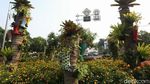 Keren, Taman di Kota Tua Dipasangi Pot Sepatu Boot