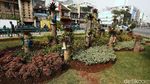 Keren, Taman di Kota Tua Dipasangi Pot Sepatu Boot