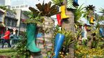 Keren, Taman di Kota Tua Dipasangi Pot Sepatu Boot