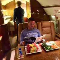 Awalnya Khalil membuat jus yang dibuat dari pisang, maca, bee pollen, dan royal jelly itu ditujukan untuk menutrisi para pasien. Foto: Instagram @khalilrafati