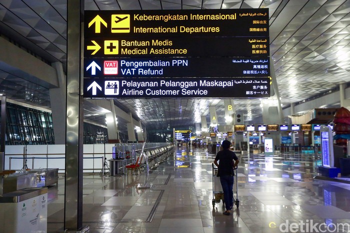 Kini, persyaratan penerbangan dari dan ke Bali semakin mudah. Mulai 5 Juli 2020 lalu, calon penumpang cukup surat keterangan bebas corona dari rapid test.