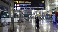 Pengunjung tengah berada di Terminal 3 Ultimate Soekarno Hatta, Tanggerang, Banten, beberapa waktu lalu.