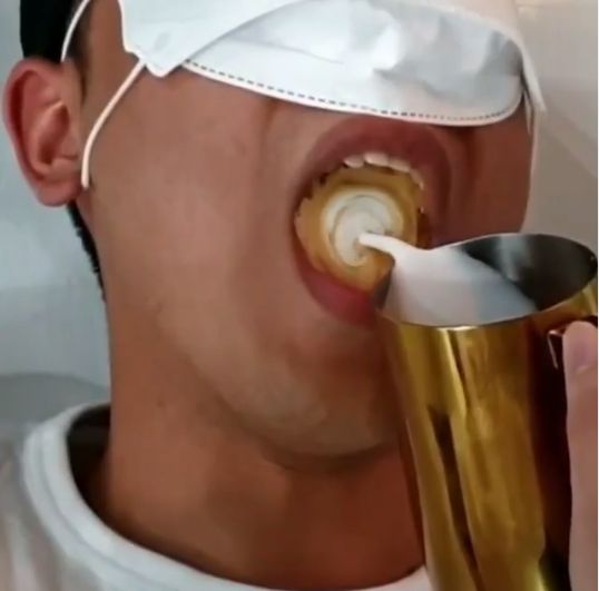 latte art di mulut