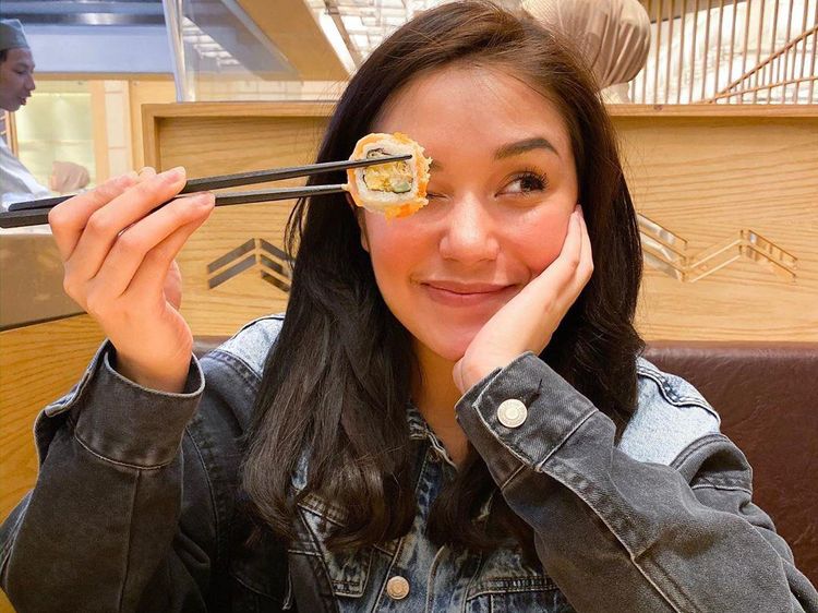 Kulineran si Cantik Lula Lahfah yang Live IG Bareng Justin Bieber