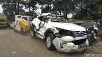 Mobil Tabrak Pembatas Jalan Di Tol Cipularang, 1 Orang Tewas