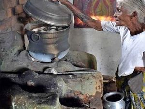 Bikin Haru! Kisah 5 Nenek yang Berbagi Makanan Gratis Untuk Sesama