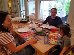 Cerita Cinta Manusia Rp 1.400 Triliun dengan Perempuan Sederhana