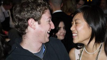 Zuckerberg dan Priscilla pertama kali bertemu saat mengantre menuju kamar mandi dalam sebuah pesta di kampus Harvard pada tahun 2003. Tentu saja pada saat itu, Zuck belum apa-apa, belum kaya raya, belum ada Facebook. Foto: istimewa