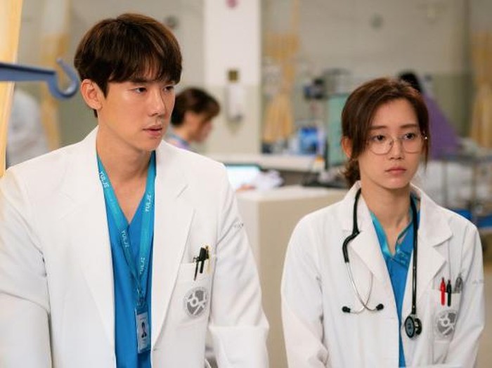 Drama Korea tvN yang Tayang di 2021 Hospital Playlist Season 2
