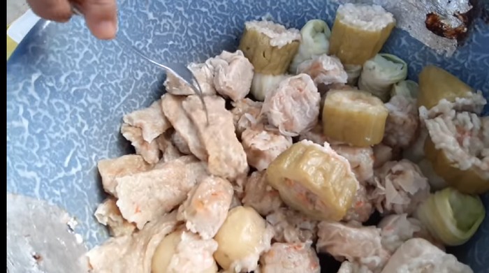 tukang siomay sekolahkan anak