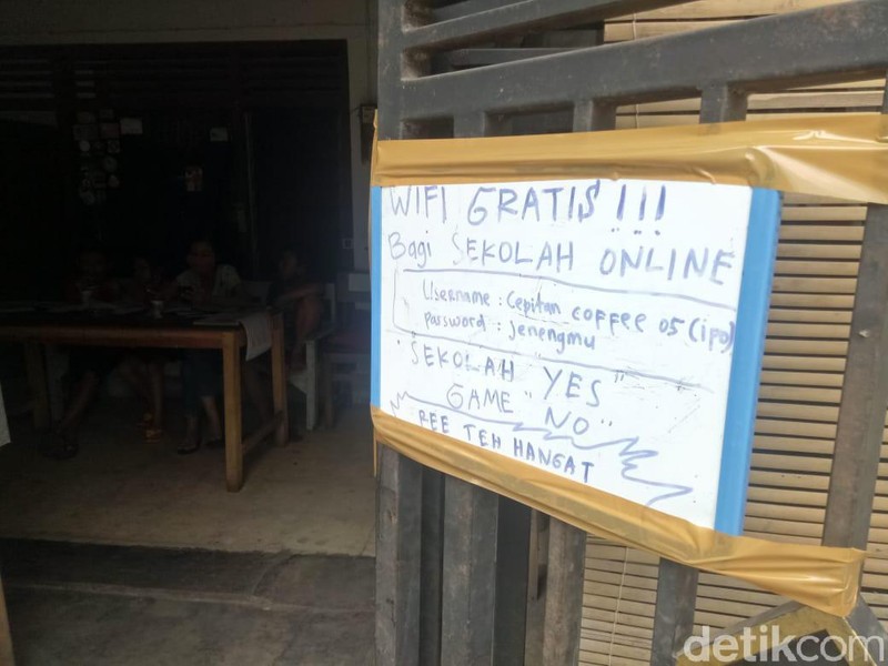 Warung Pecel di Blitar Bantu Belajar Online