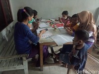 Warung Pecel di Blitar Bantu Belajar Online
