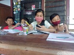 Perjuangan Belajar Online di Warung Pecel Blitar