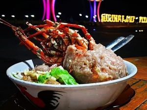 Nikmatnya Cicipi Bakso Lobster di Kotabaru
