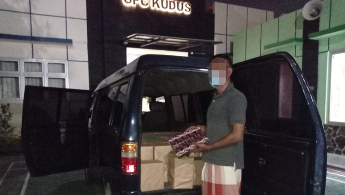 Bea Cukai Kudus tindak satu unit mobil berisi rokok ilegal, Jumat (7/8/2020).