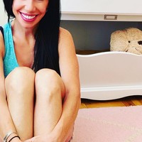 Dawn pun mengaku jika banyak orang menyangkanya berusia 30 tahunan yang tentu adalah sebuah pujian besar karena artinya ia tampak seumuran dengan Cher. Menurut Dawn, punya anak perempuan adalah salah satu kunci awet mudanya. Foto: Instagram @dawn.hubsher