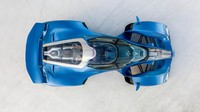 Itu terlihat jelas karena D12 memiliki hidung yang terinspirasi F1 dengan serat karbon. Roda depan juga dipisahkan dari bodi utama dan terdapat penutup transparan yang memberikan tampilan kontraktif pada suspensi. Foto: Carscoop
