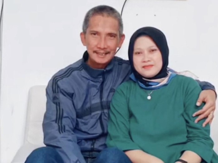 Kisah Suamiku Jadi Kakak Tiriku Kisah Suamiku Jadi Kakak Tiriku