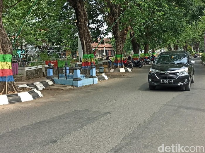 Makam yang berada di pinggir jalan depan kantor Bupati Demak, Selasa (4/8/2020).