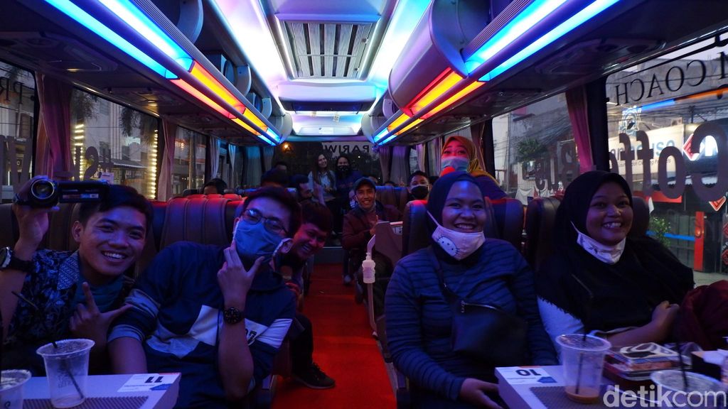 Nikmatnya Ngopi Santuy Sambil Keliling Kota Bandung