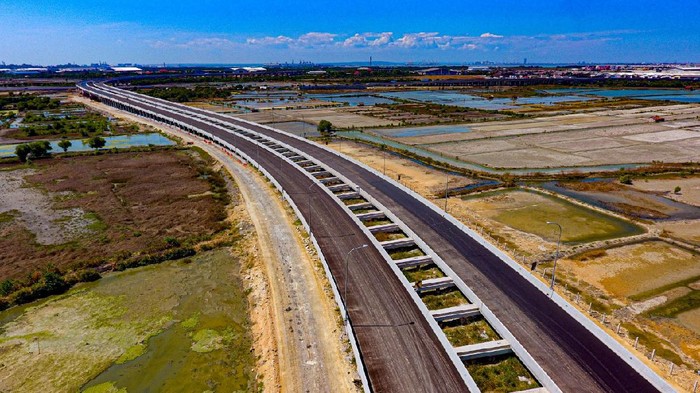 Pembangunan flyover Teluk Lamong di Jawa Timur