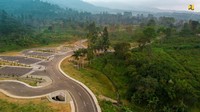 Untuk mengakomodir para pedagang kaki lima yang direlokasi dibangun 516 kios seluas 11 m2 yang terbagi menjadi 100 kios basah dan 416 kios kering. Selain itu juga dibangun kolam retensi seluas 2,041 m2, Tempat Pengelolaan Sampah (TPS), dan toilet modern dengan jumlah 28 unit toilet perempuan, 22 unit toilet pria, 19 unit urinoir, dan 26 unit wastafel untuk mendukung penyediaan air bersih dan sanitasi.Foto: Dok. Istimewa/Kementerian PUPR