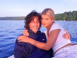 Remaja Cantik Ini Anak Bungsu Bill Gates