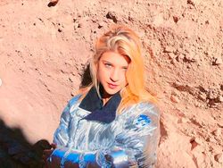 Remaja Cantik Ini Anak Bungsu Bill Gates