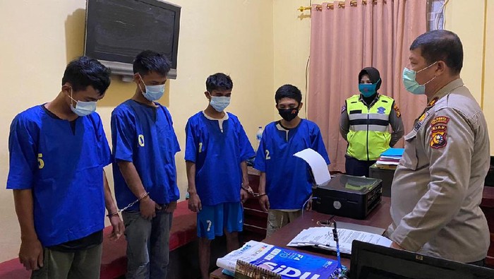 Polisi mengamankan 4 pelaku jambret di Pekanbaru
