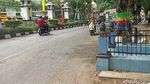 Potret Makam di Trotoar Demak