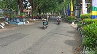 Widodo mengatakan, makam tersebut tidak menghadap sebagaimana laiknya makam umumnya. Dirinya cenderung menyebut makam tersebut sejajar dengan Masjid Agung Demak.