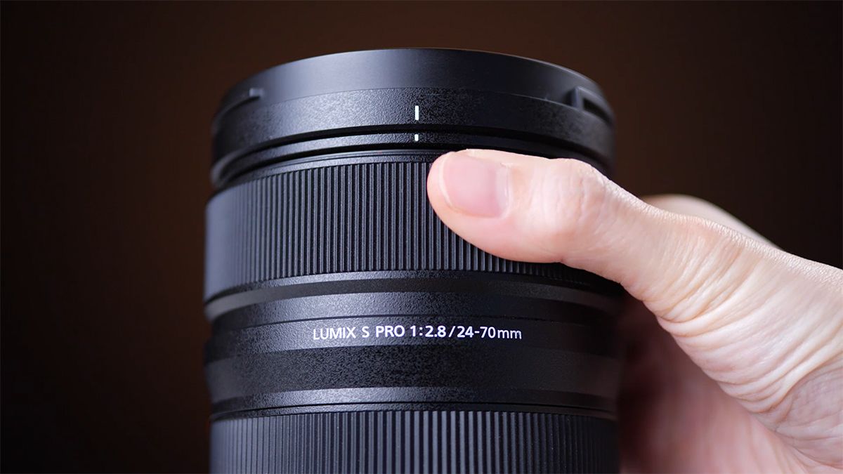 Review lensa Lumix S-Pro 24-70mm f/2.8