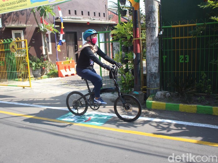 Banyak cara yang dilakukan warga untuk menyambut Hari Kemerdekaan atau HUT RI. Namun ada cara yang berbeda yang dilakukan warga Sidoarjo.