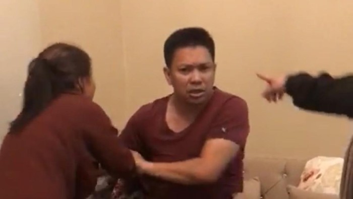 Tangkapan layar video viral istri sah labrak suami bersama istri siri (dok. Istimewa).