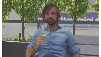 Meme Pirlo saat menjadi Bos Juventus. Foto: Istimewa