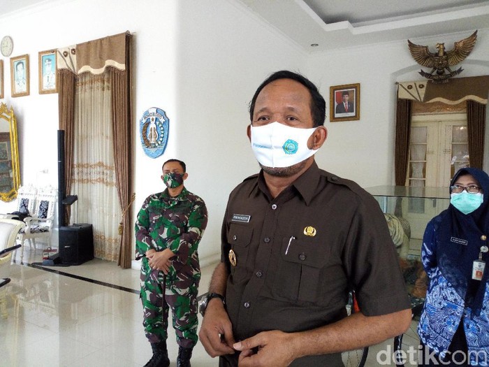 Empat staf Puskesmas Wringinanom, Kecamatan Sambit positif COVID-19. Puskesmas ditutup sementara.