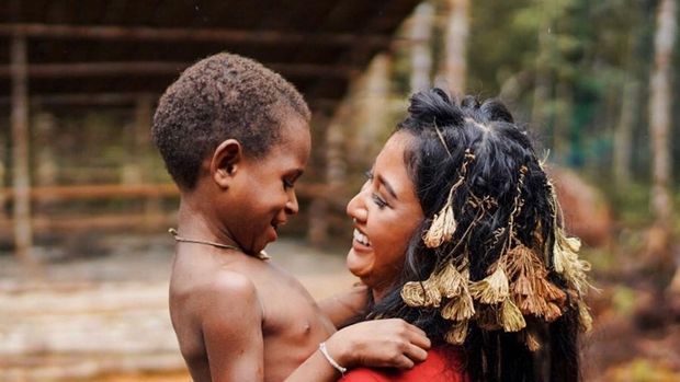 Claresta Taufan dan Kisah Jatuh Hatinya pada Papua