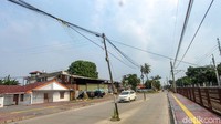 Diketahui hal tersebut terjadi akibat pelebaran jalan di kawasan tersebut.