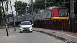 Duh! Ada Tiang Mejeng di Tengah Jalan Kemuning Pasar Minggu